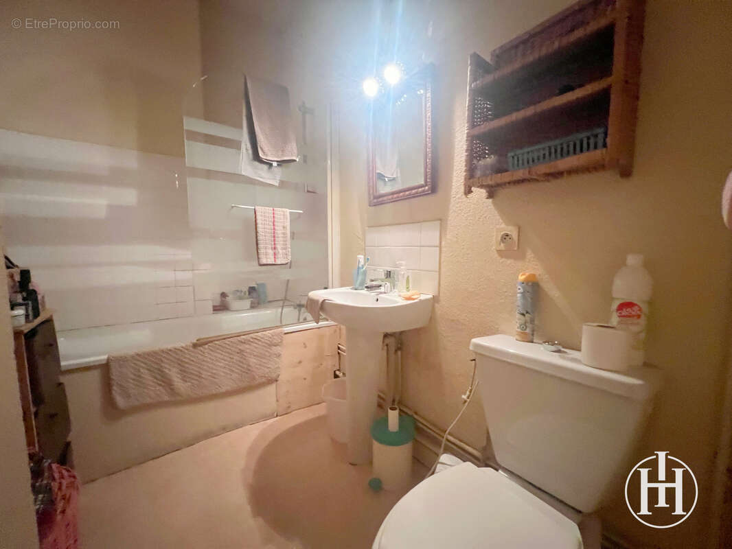 Appartement à VALLON-EN-SULLY