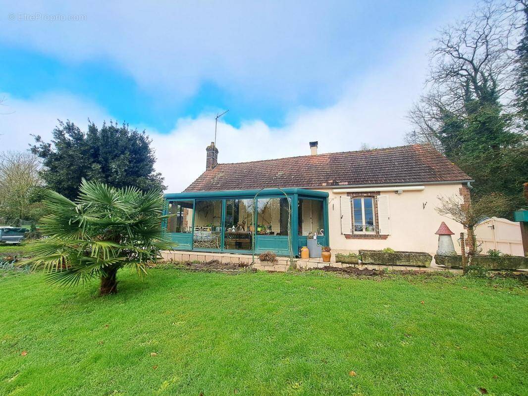 Maison à SAINT-LANGIS-LES-MORTAGNE