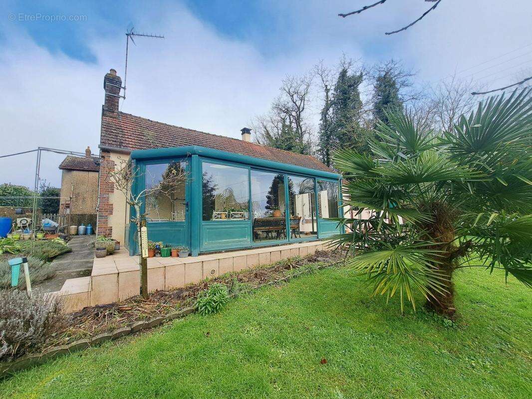 Maison à SAINT-LANGIS-LES-MORTAGNE