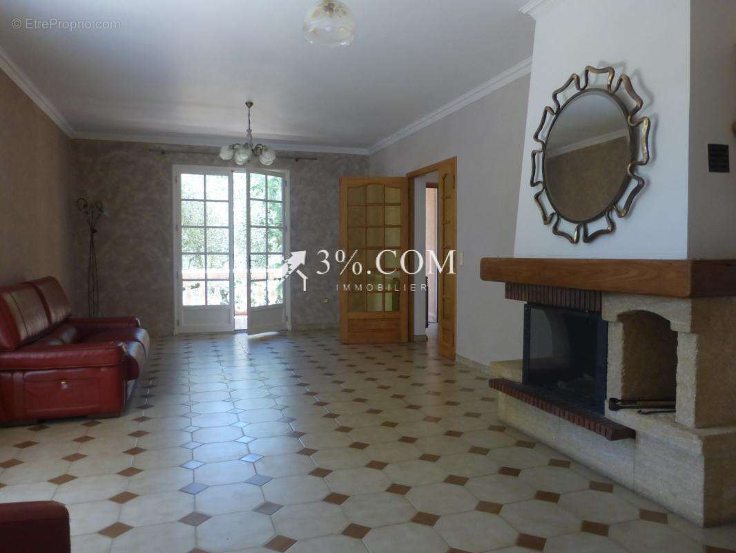 Maison à SAINT-JEAN-DU-PIN