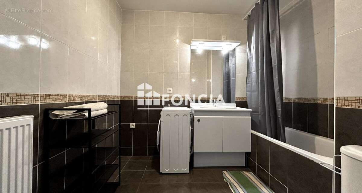 Appartement à SAINT-PIERRE-DU-PERRAY