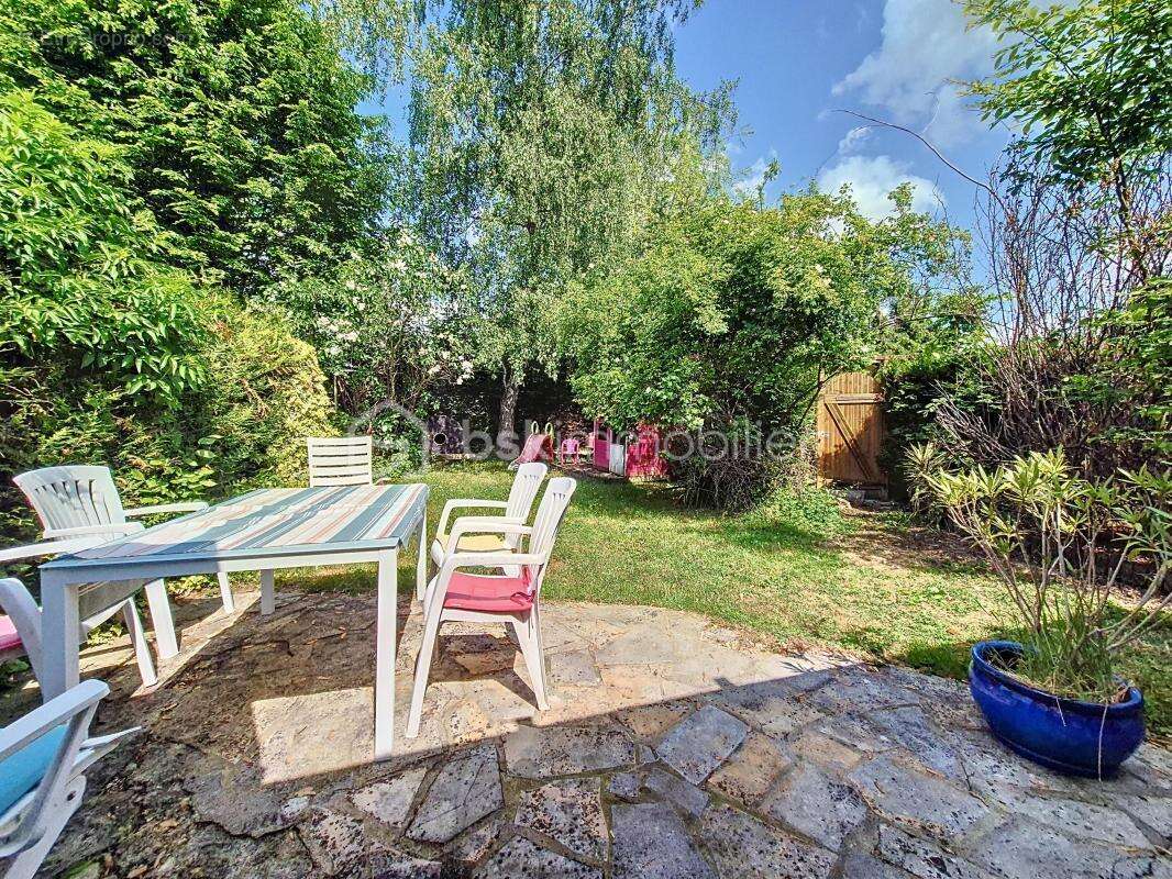 Maison à OZOIR-LA-FERRIERE