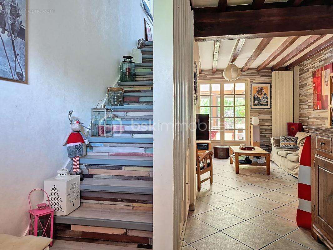 Maison à OZOIR-LA-FERRIERE