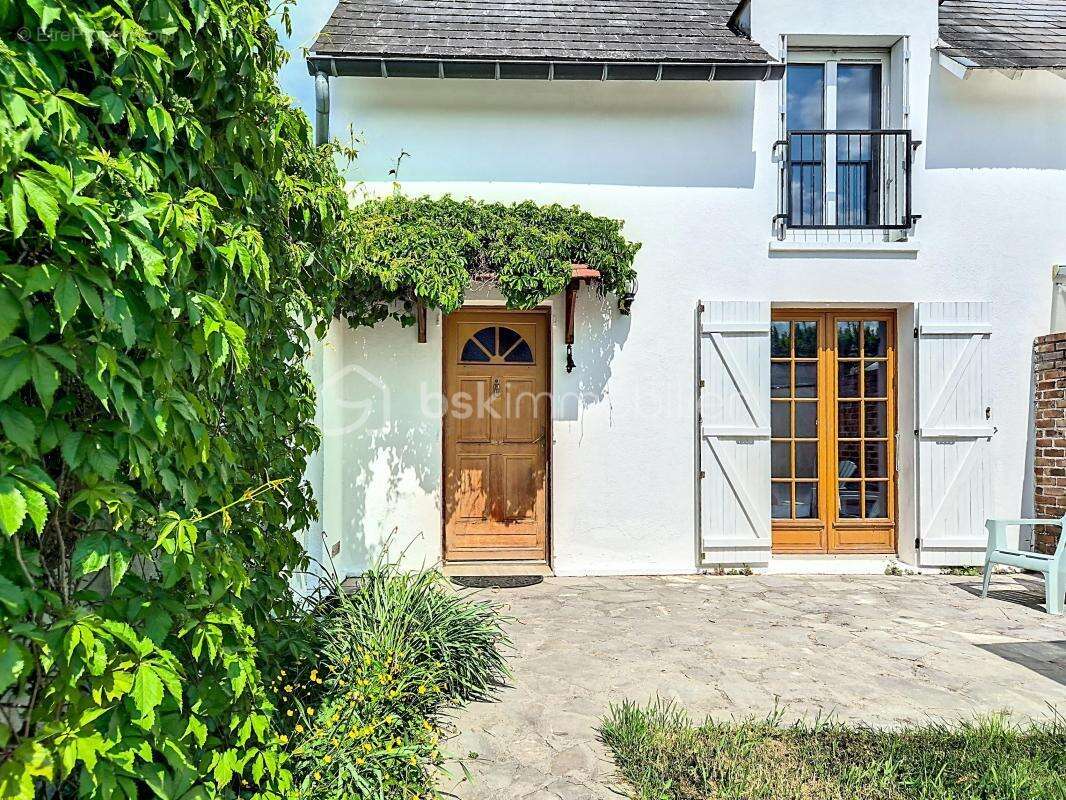 Maison à OZOIR-LA-FERRIERE