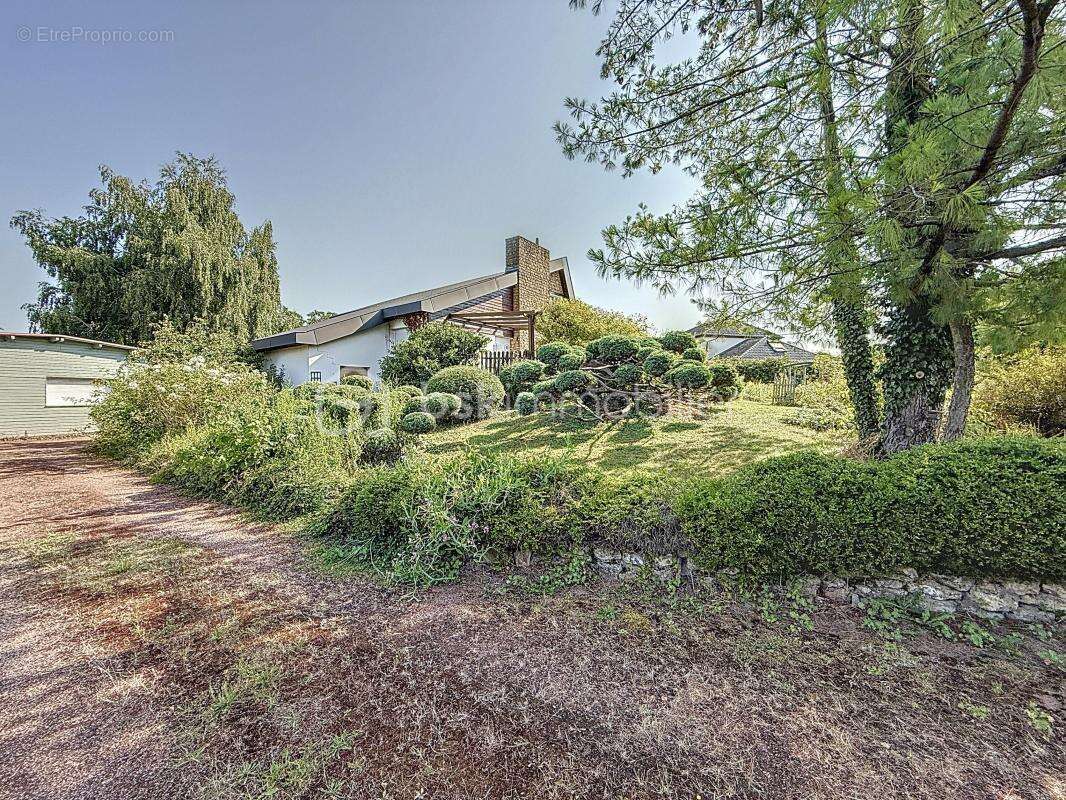 Maison à COURCELLES-CHAUSSY