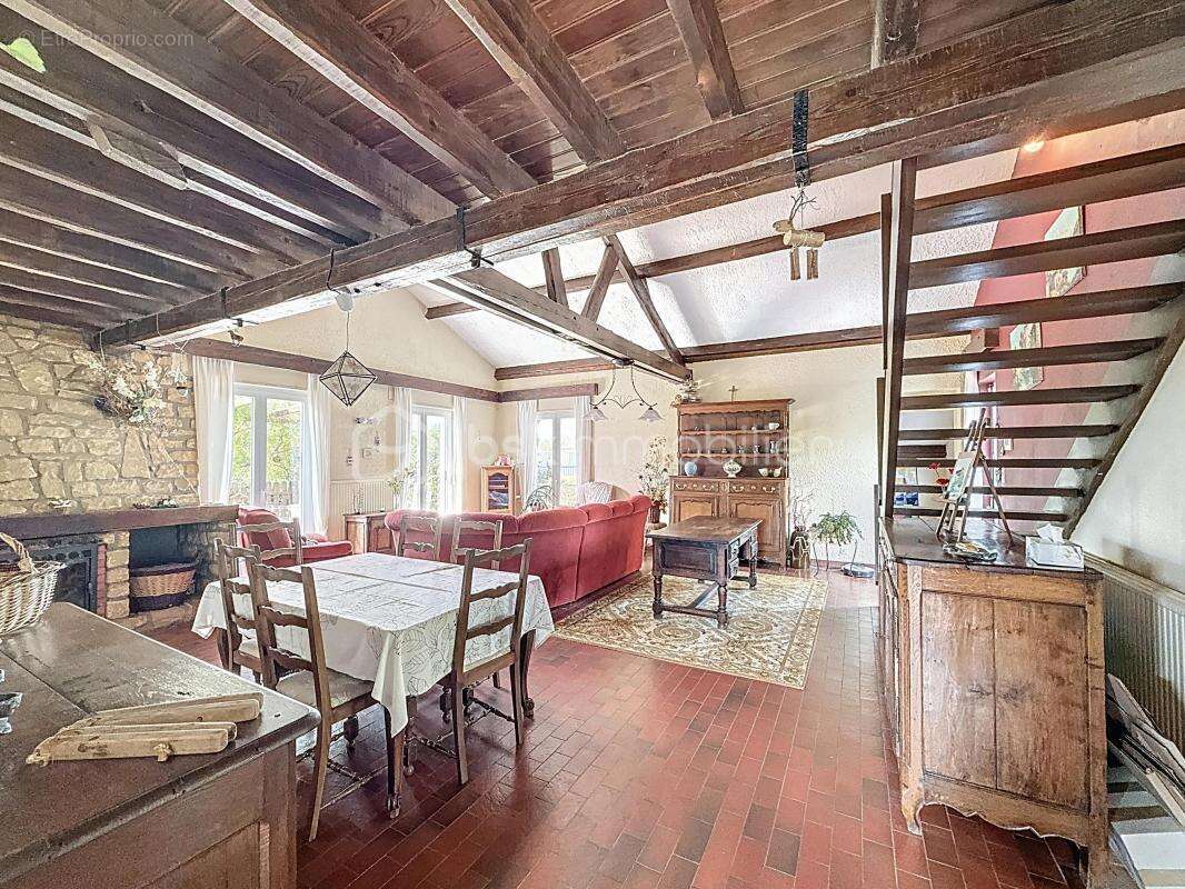 Maison à COURCELLES-CHAUSSY