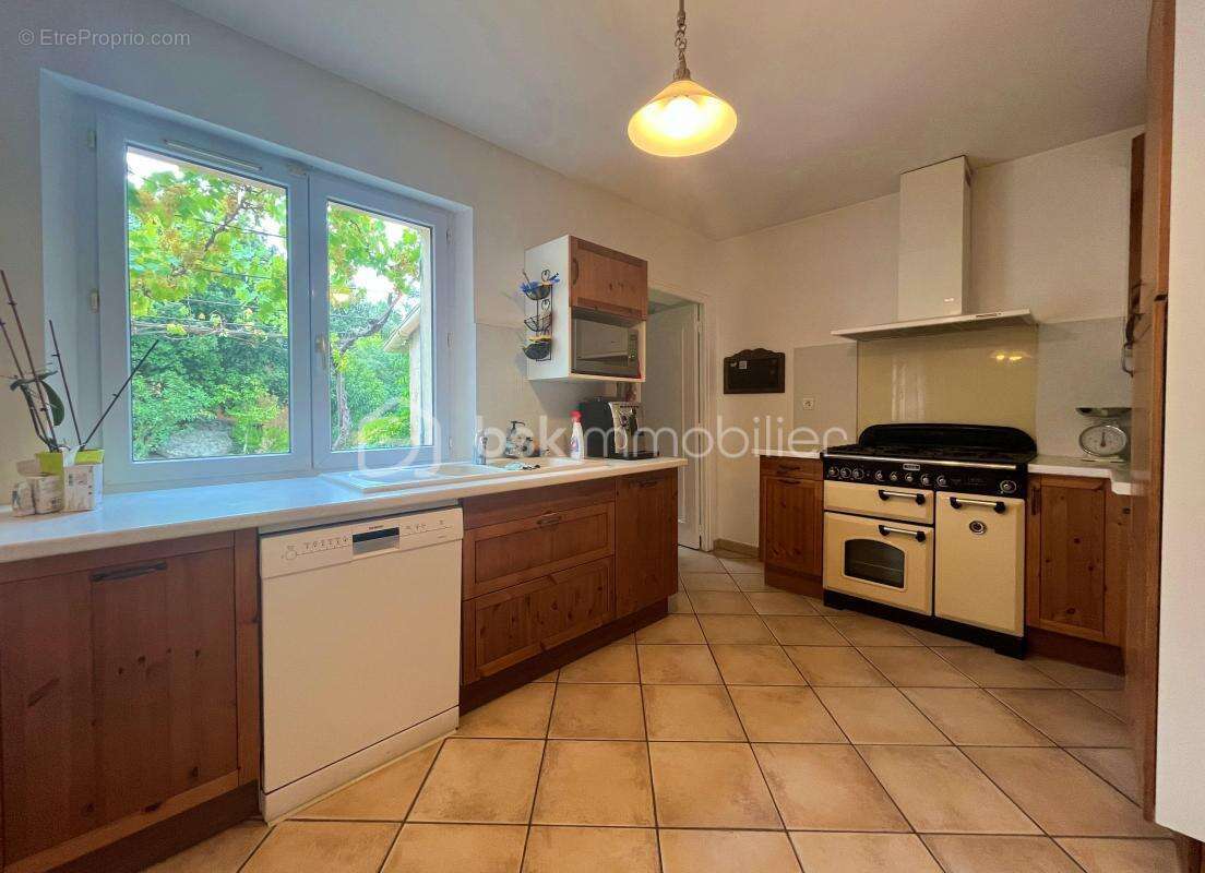 Maison à PELISSANNE