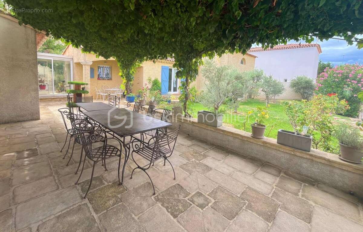 Maison à PELISSANNE