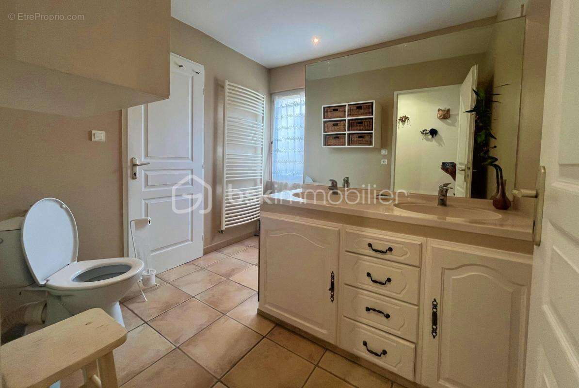 Maison à PELISSANNE