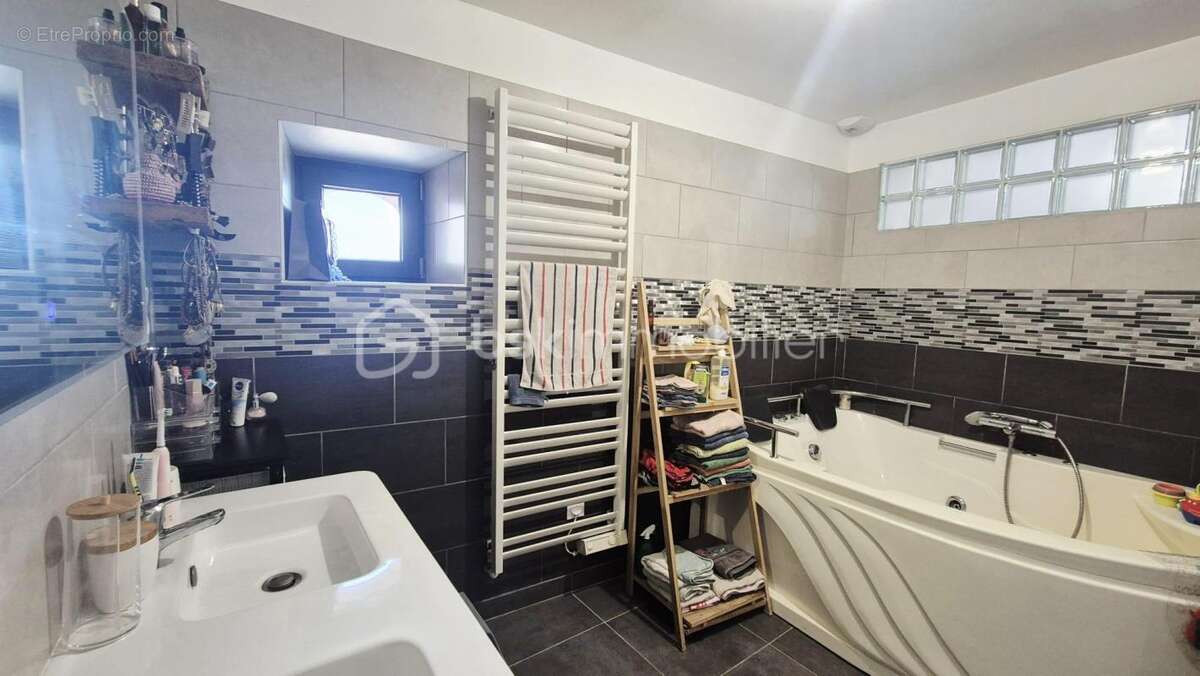 Maison à PONTAUBAULT