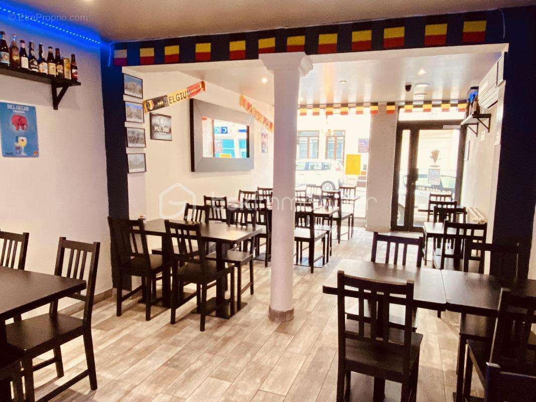 Commerce à MEXIMIEUX