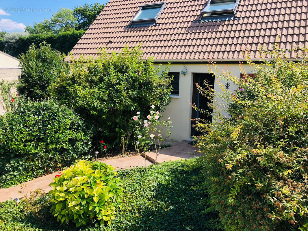 Maison à LE MEE-SUR-SEINE