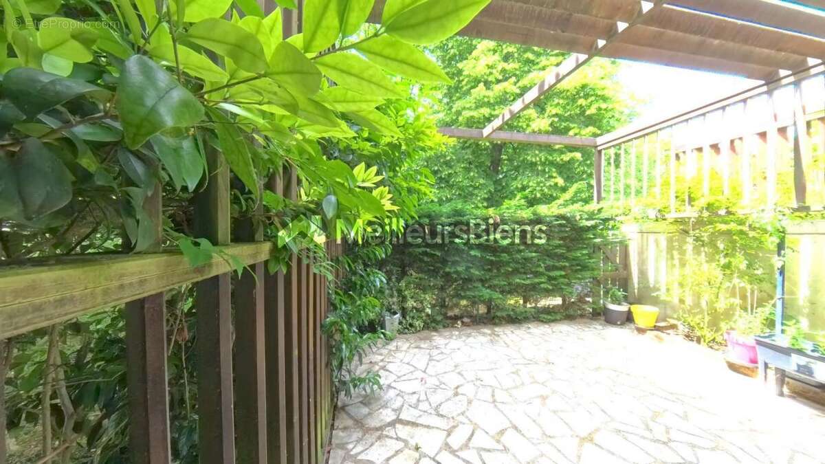 Appartement à BOUSSY-SAINT-ANTOINE