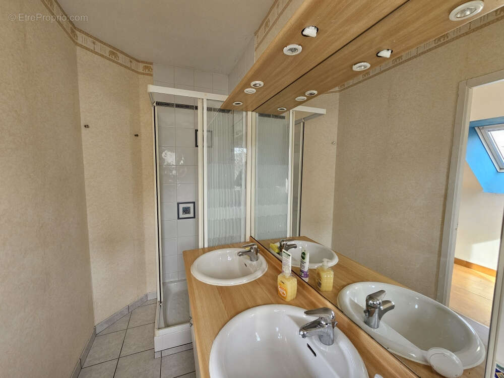 Maison à VERN-SUR-SEICHE