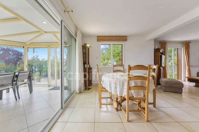 Maison à DIVONNE-LES-BAINS