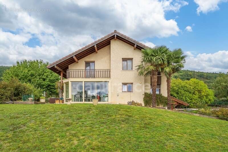 Maison à DIVONNE-LES-BAINS