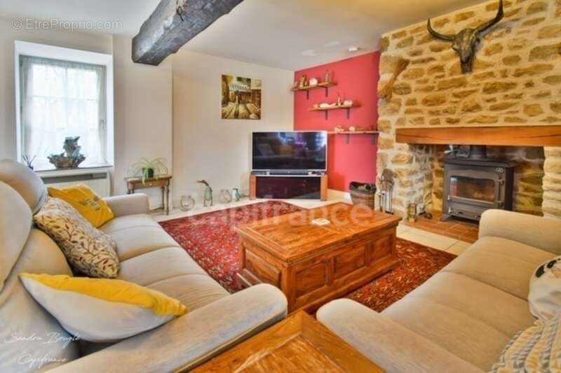 Maison à SAINTE-GEMMES-LE-ROBERT