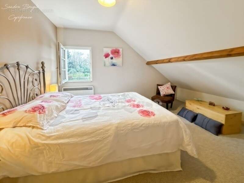 Maison à SAINTE-GEMMES-LE-ROBERT