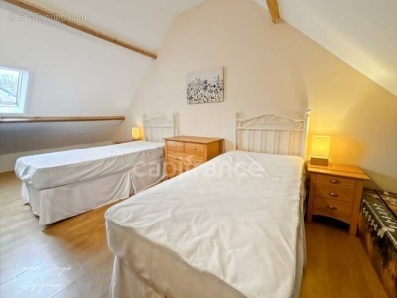 Maison à SAINTE-GEMMES-LE-ROBERT