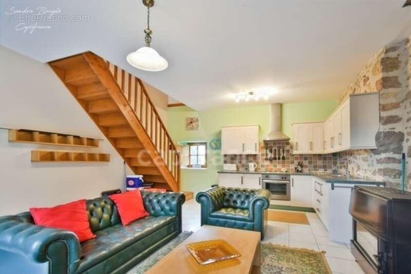 Maison à SAINTE-GEMMES-LE-ROBERT