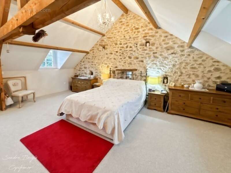 Maison à SAINTE-GEMMES-LE-ROBERT