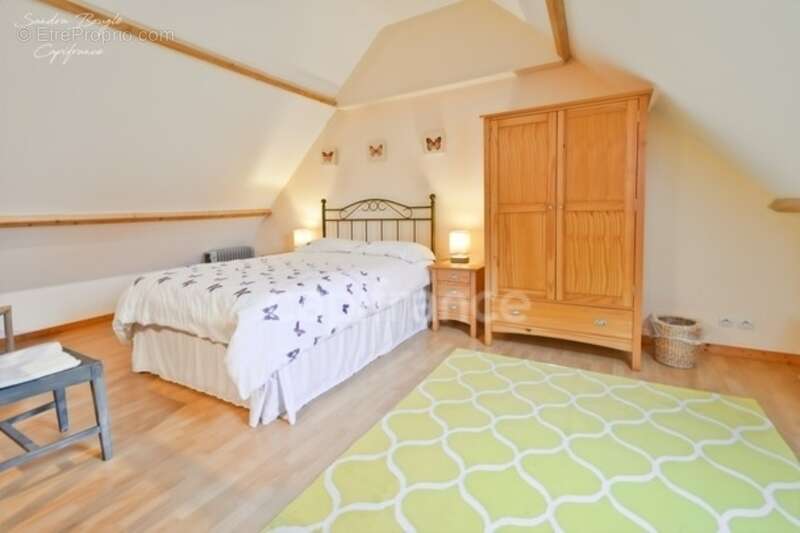 Maison à SAINTE-GEMMES-LE-ROBERT