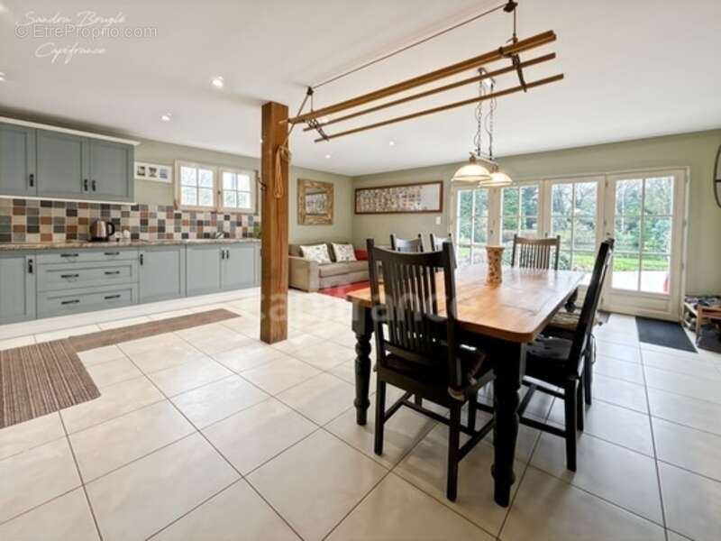 Maison à SAINTE-GEMMES-LE-ROBERT