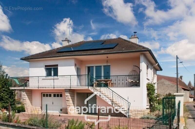 Maison à VERDUN-SUR-LE-DOUBS