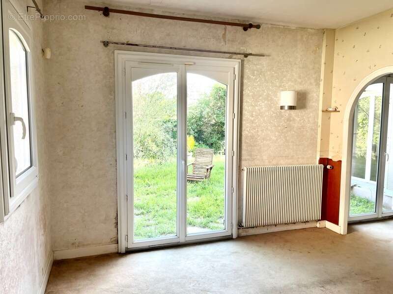 Maison à SAINT-JEAN-DE-LA-RUELLE