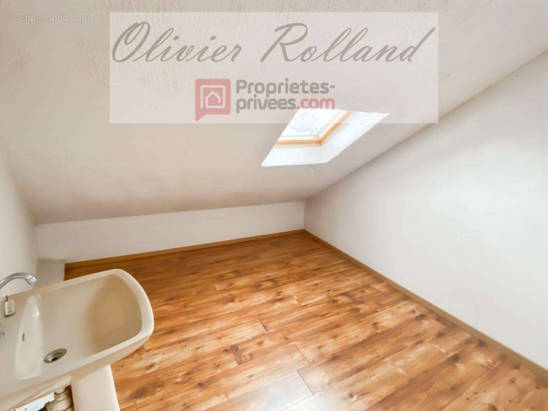 Maison à BEAULIEU-SUR-LAYON