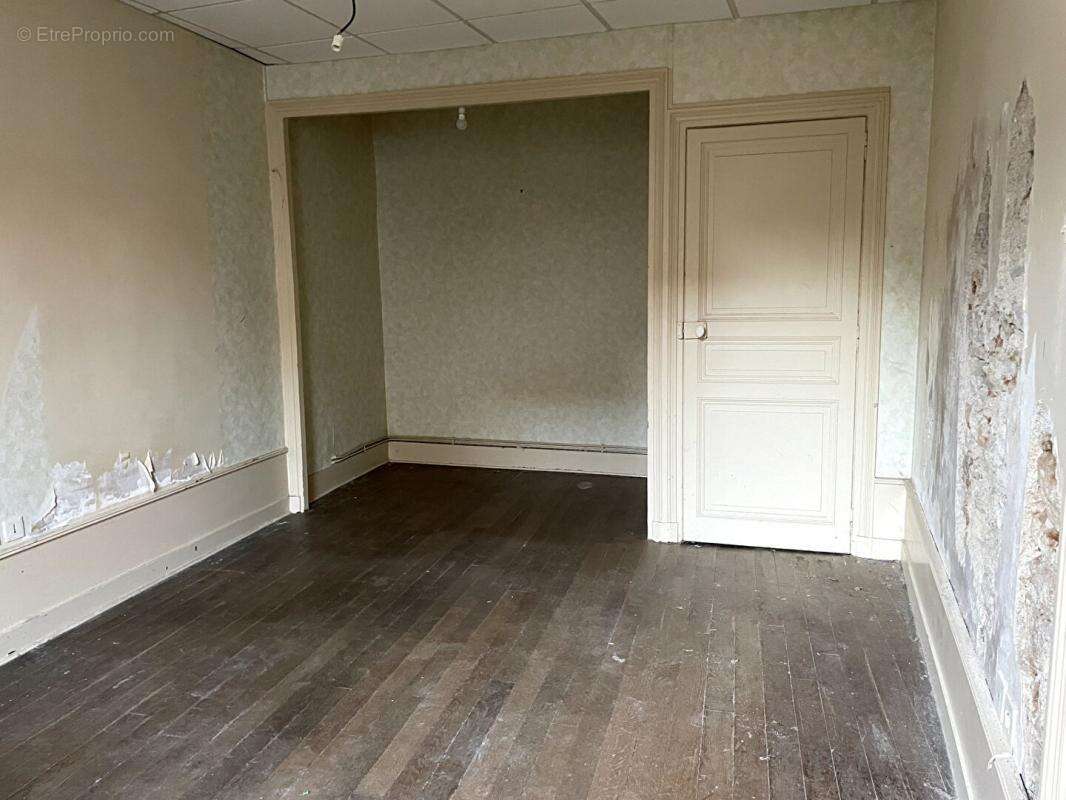 Maison à SALORNAY-SUR-GUYE