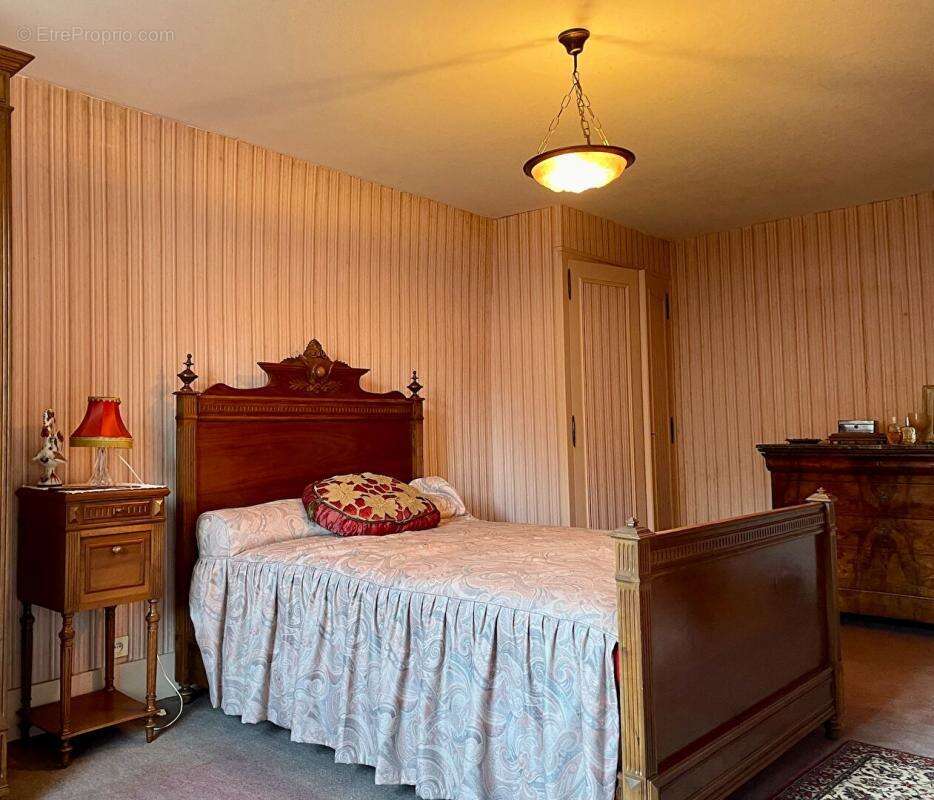 Maison à SALORNAY-SUR-GUYE