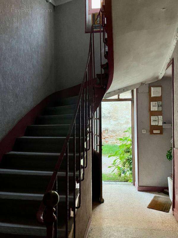 Maison à SALORNAY-SUR-GUYE