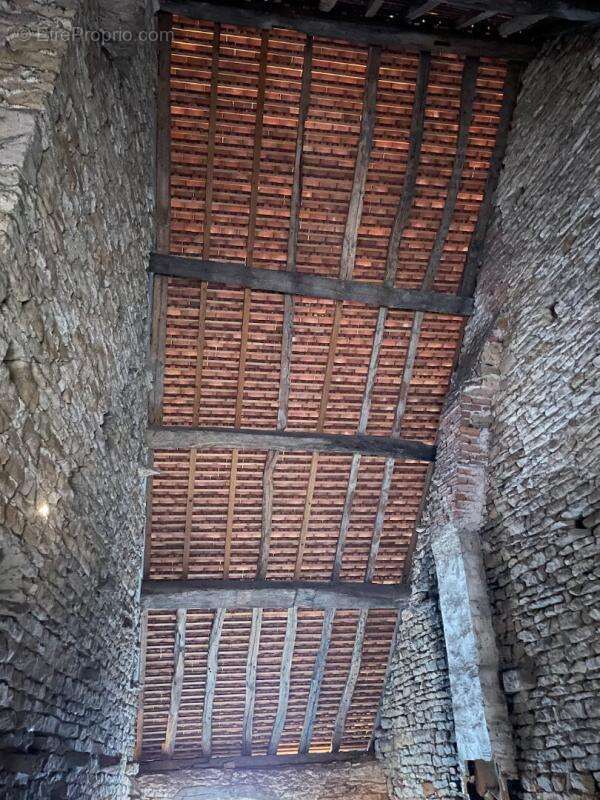 Maison à SALORNAY-SUR-GUYE