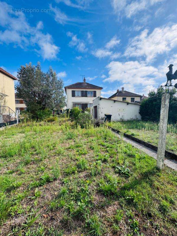 Maison à COULANGES-LES-NEVERS