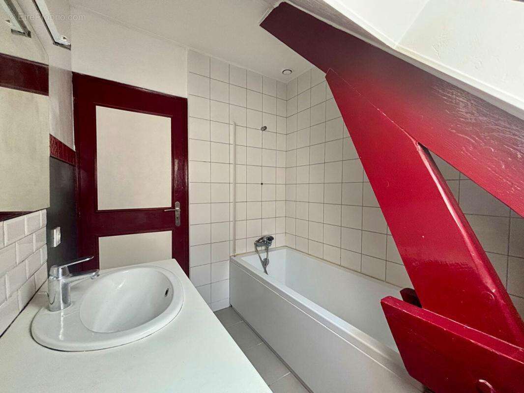 Maison à SAINT-GERVAIS-LA-FORET