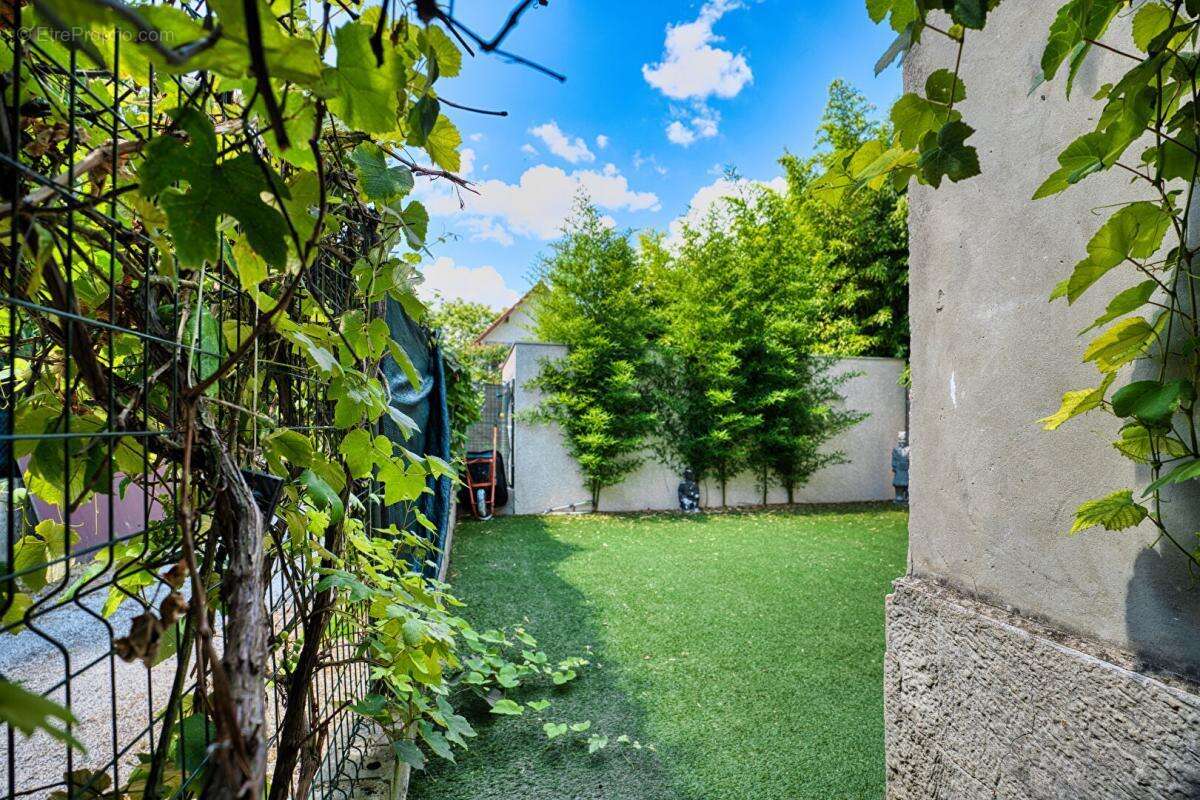 Maison à VAULX-EN-VELIN