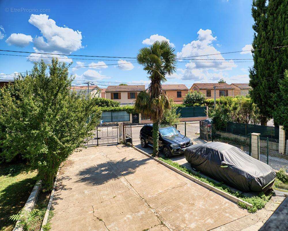 Maison à VAULX-EN-VELIN