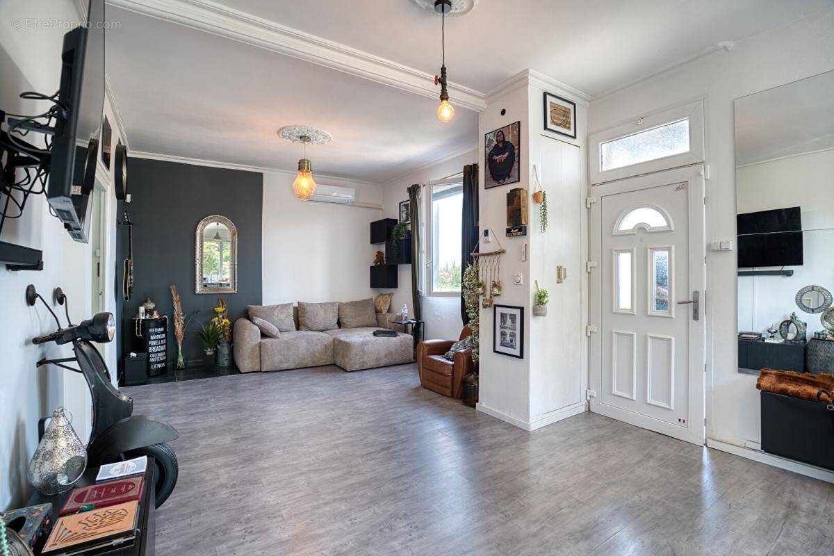 Maison à VAULX-EN-VELIN