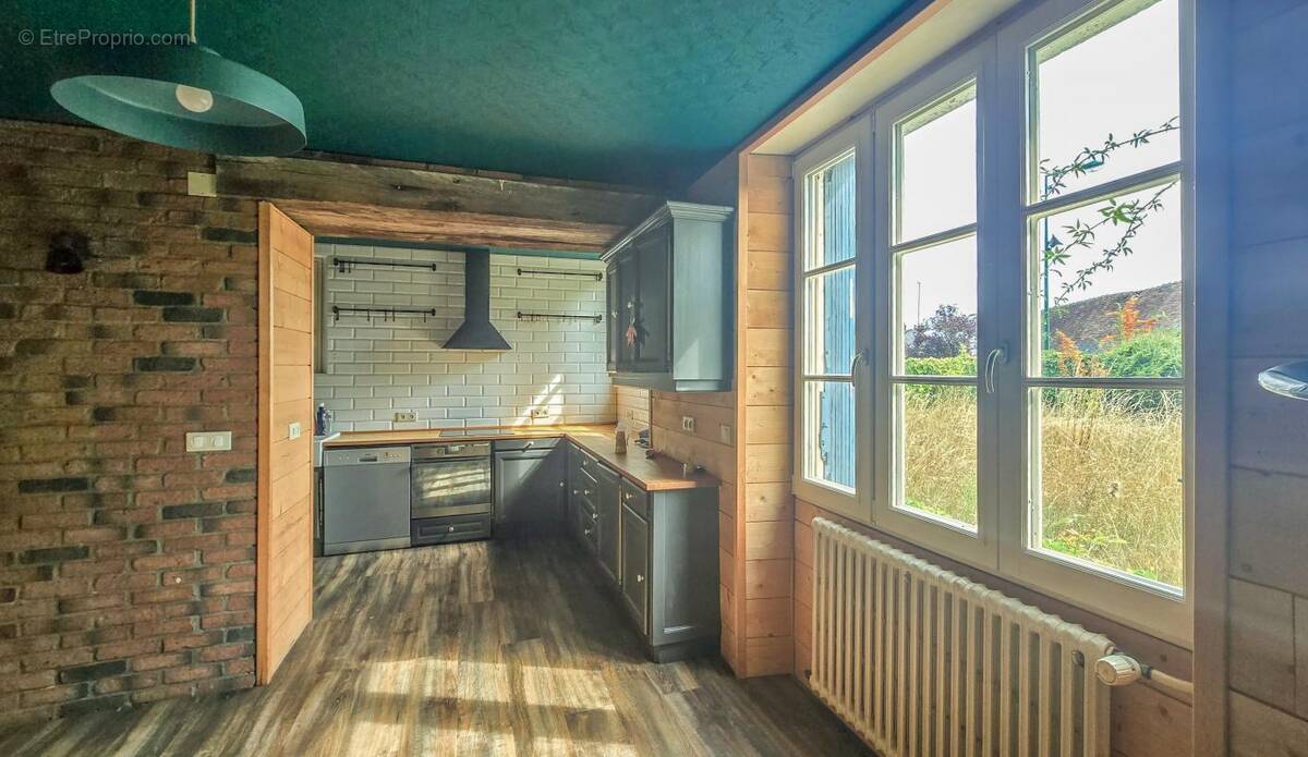 Maison à NEUILLE-PONT-PIERRE