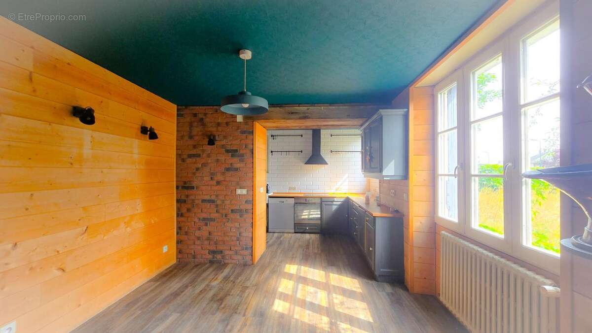 Maison à NEUILLE-PONT-PIERRE