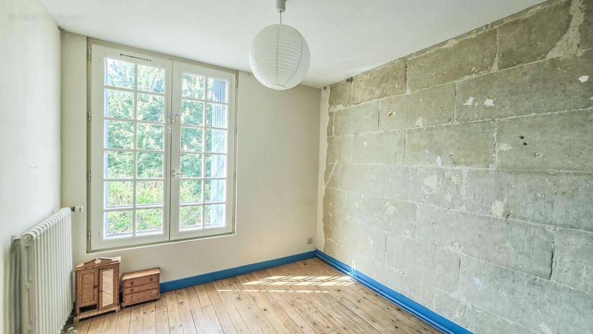 Maison à NEUILLE-PONT-PIERRE