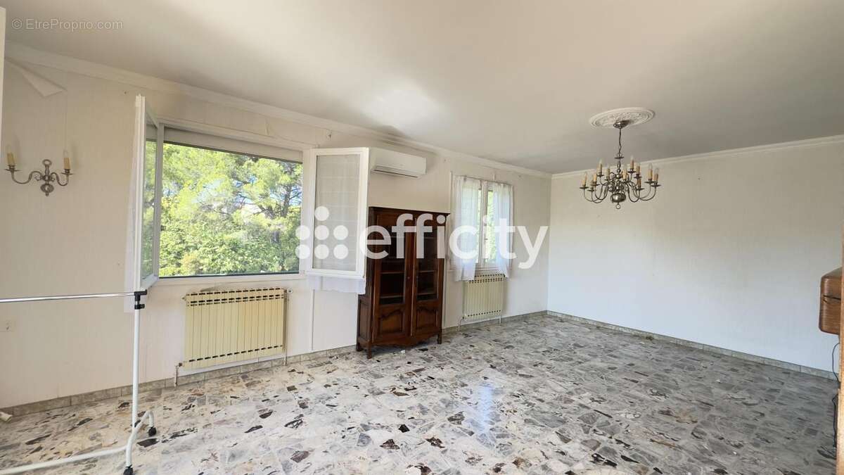 Maison à SAINT-PRIVAT-DES-VIEUX