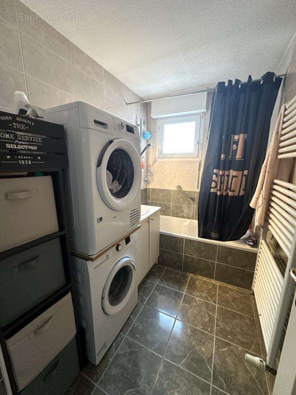 Appartement à CRUSEILLES