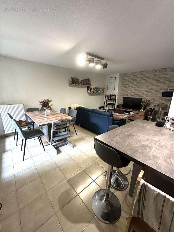 Appartement à CRUSEILLES