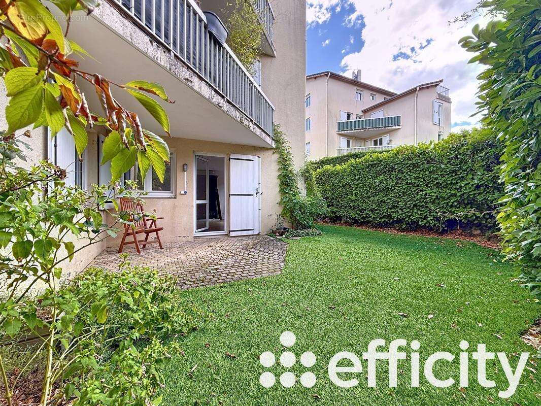 Appartement à SAINT-GENIS-LAVAL