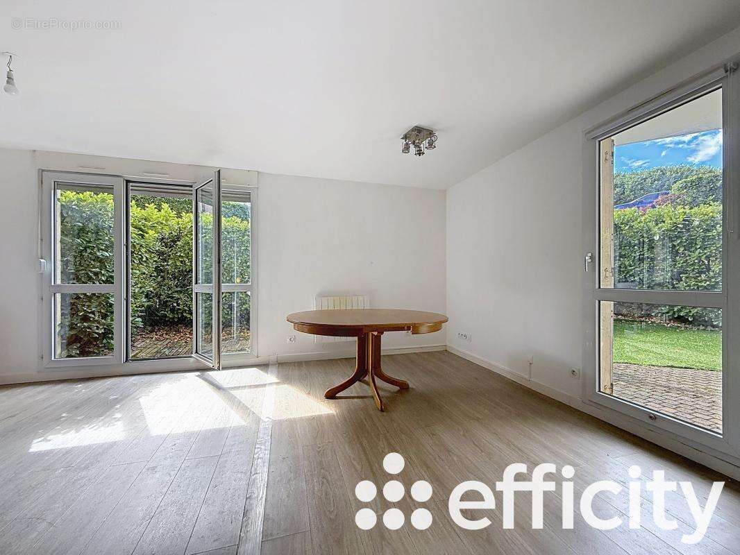 Appartement à SAINT-GENIS-LAVAL