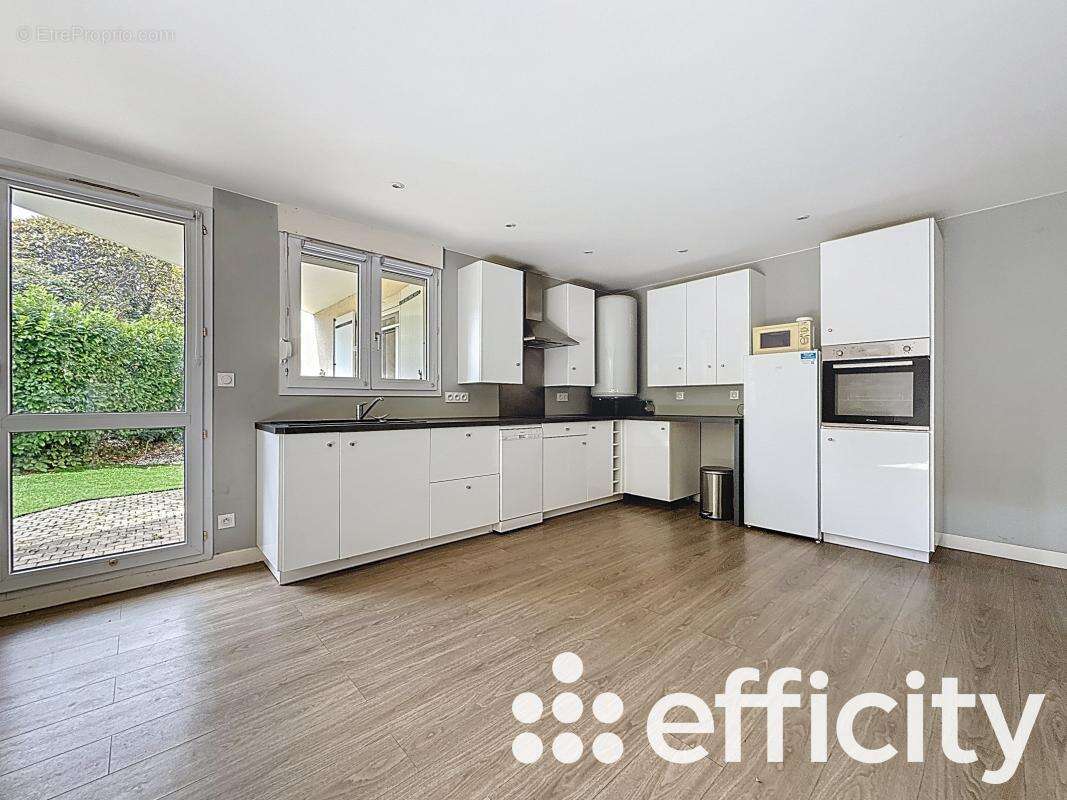 Appartement à SAINT-GENIS-LAVAL