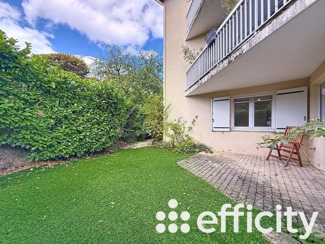 Appartement à SAINT-GENIS-LAVAL