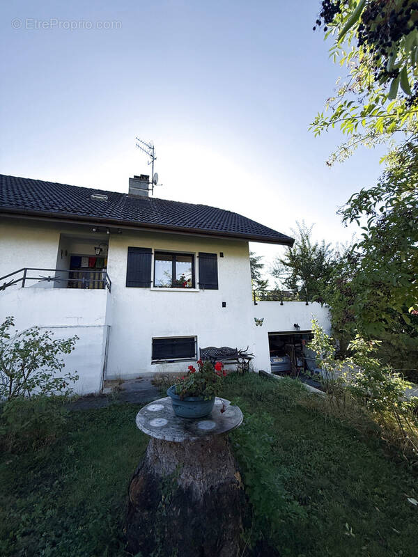 Maison à VETRAZ-MONTHOUX